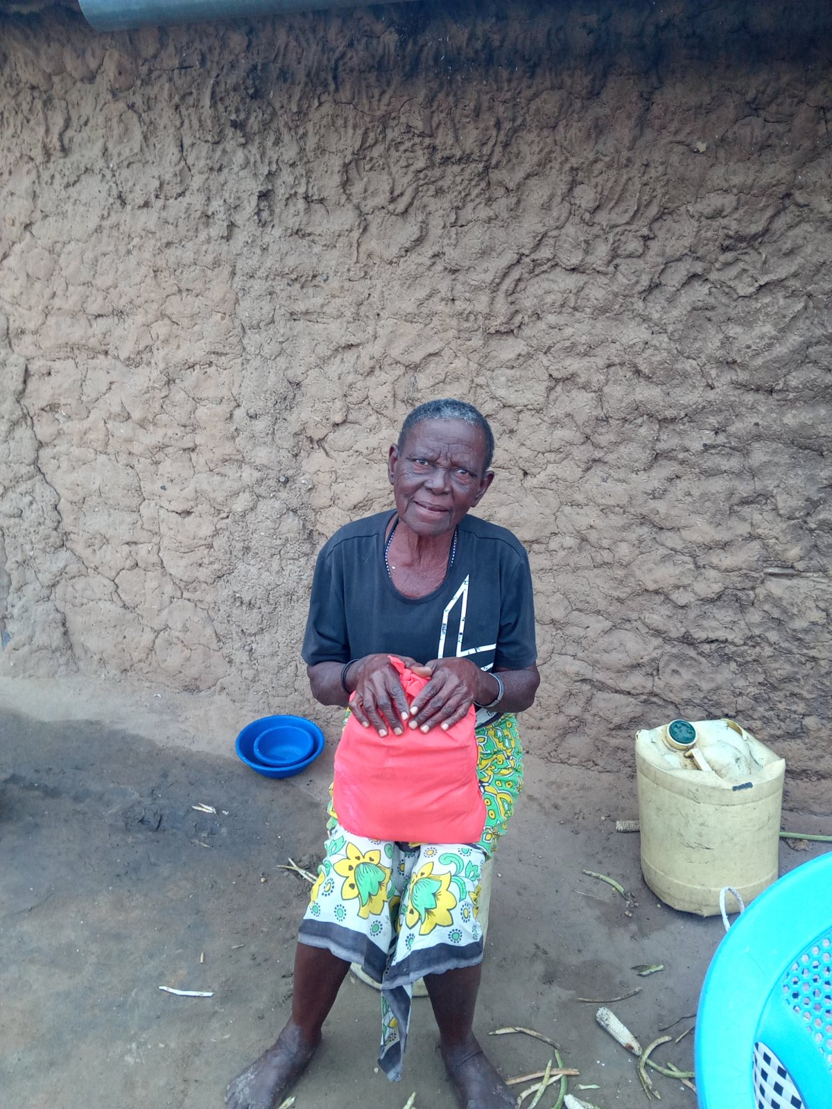 🎊Gifts to the elderly🎊 What a happy day!🎊